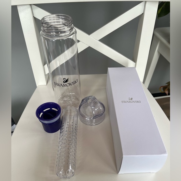 Swarovski Water Bottle With Fruit Infuser Brand New.BUY or FREE w/ $150 purchase - Picture 2 of 2